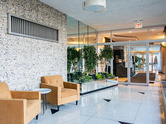 2nd image of 3950 N Lake Shore Dr APT 1518
