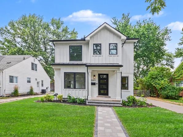 10810 Hart Ave, Huntington Woods, MI 48070