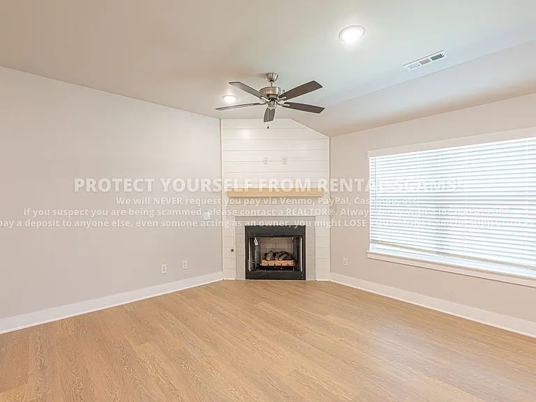 617 S Wagon Wheel Ave — Photo 2