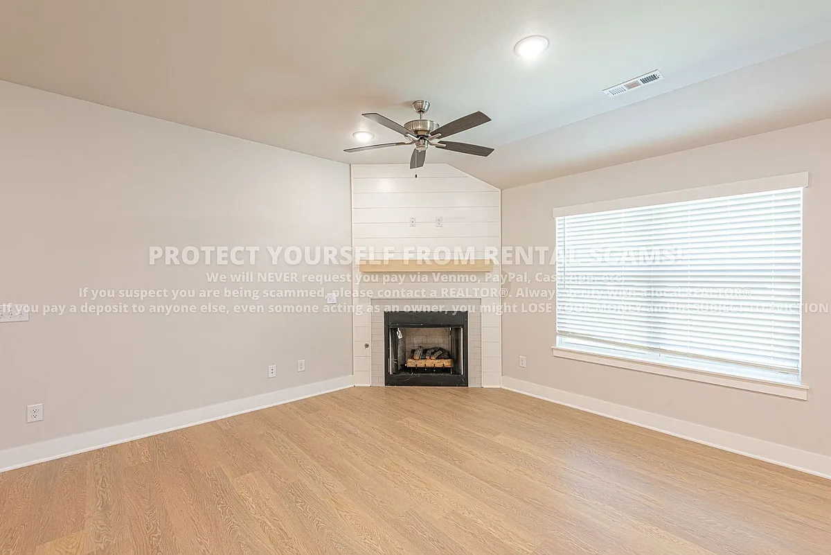 Building Photo - 617 S Wagon Wheel Ave