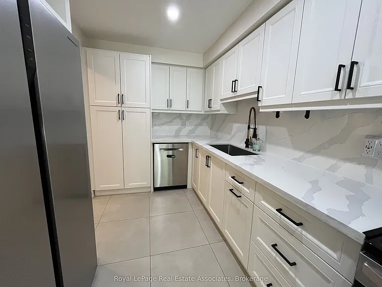 1112 Gable Dr — Photo 11