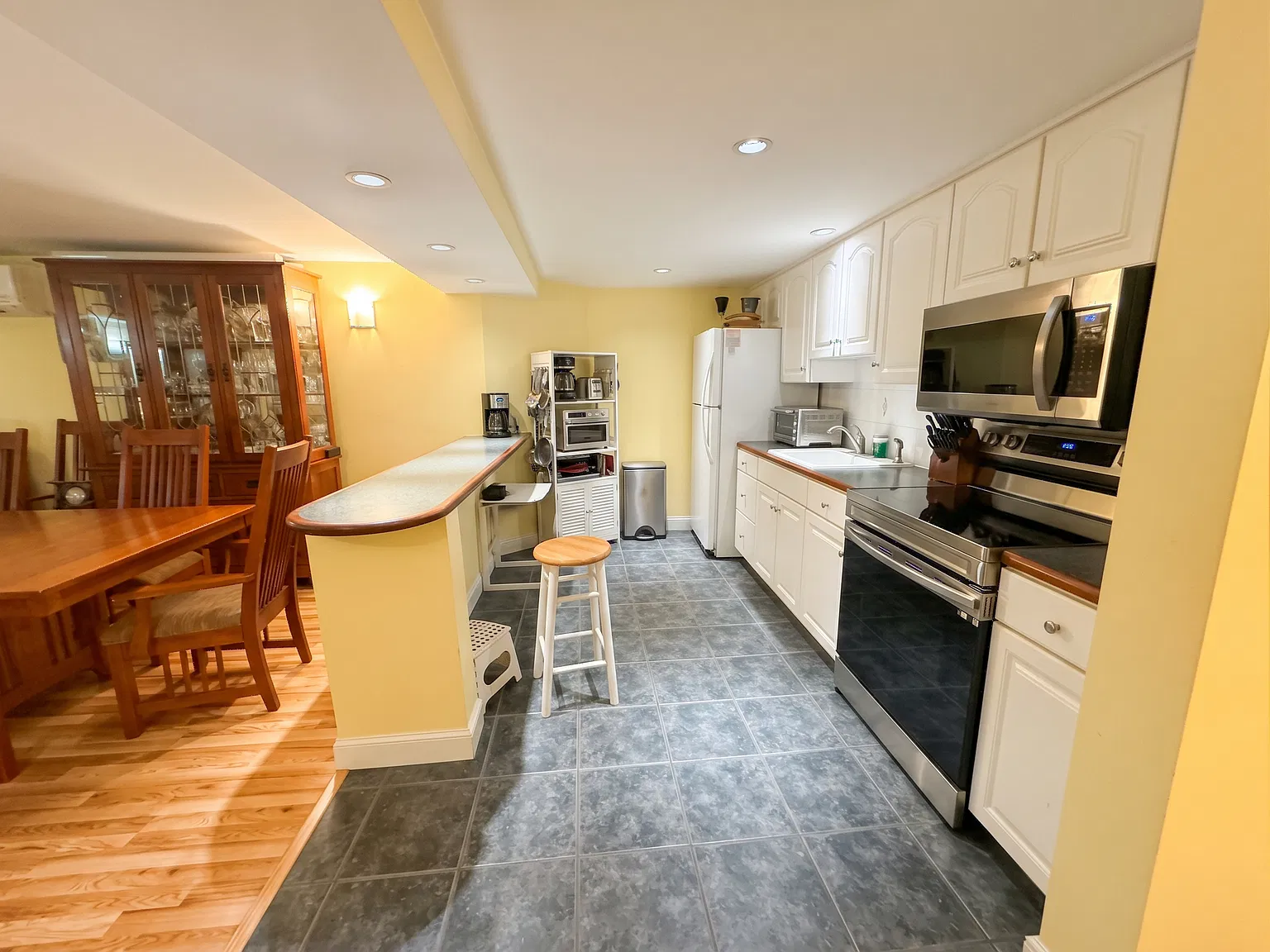 1 bed, 800 sqft, $2,650 — Photo 2