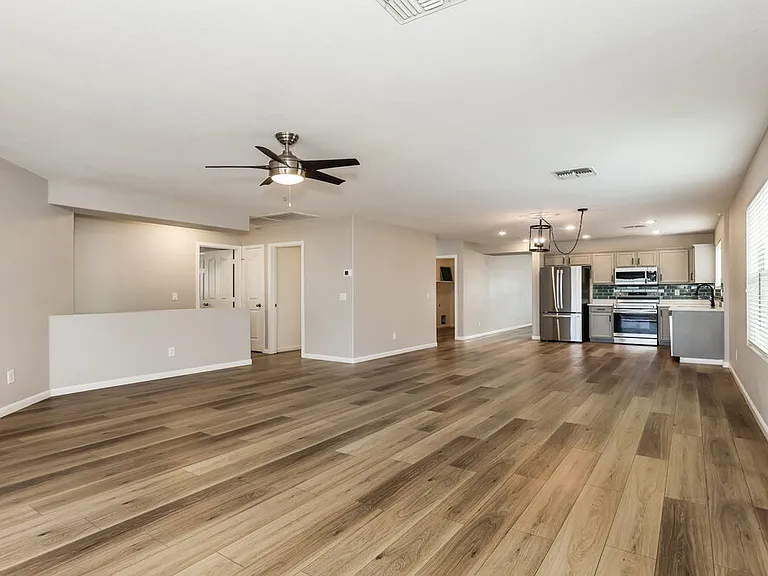 4015 S 59th Ln — Photo 6