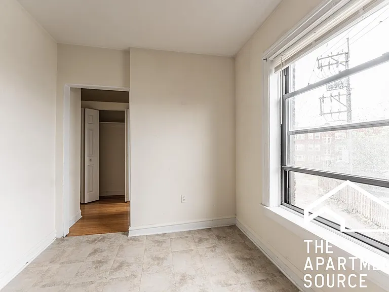 2816 N Troy St #3F — Photo 4