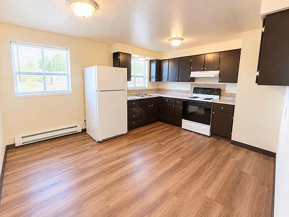 2nd image of 219 23rd Ave S