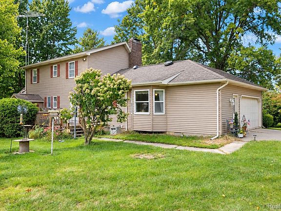 5th image of 6411 W Farrand Rd
