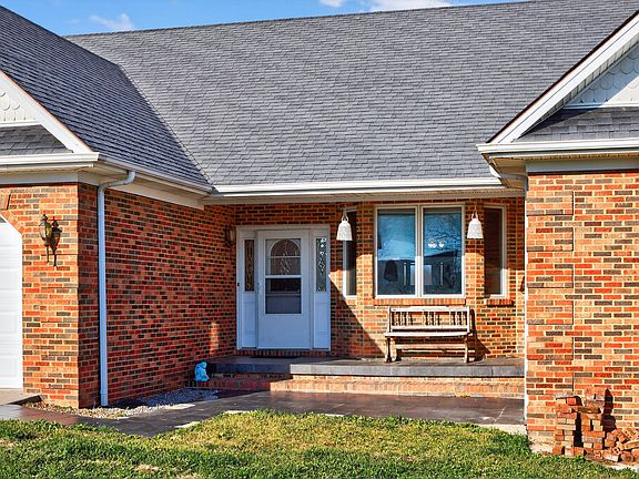 3rd image of 479 Dorton Dr
