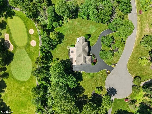 5th image of 30 Dogwood Dr