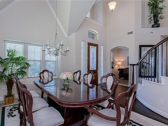 5th image of 3209 Redcliff Ln