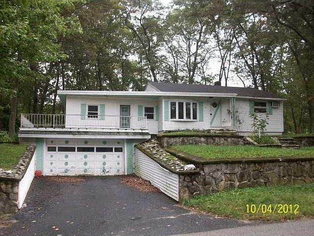 1st image of 4 Carol Ann Ave
