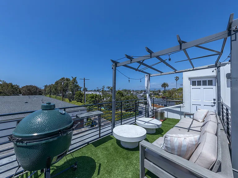 2506 S Wilson Ave — Photo 15