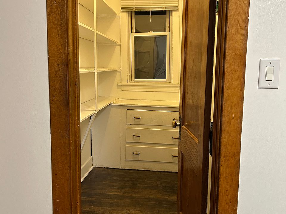 1st image of 4017 W Cornelia Ave