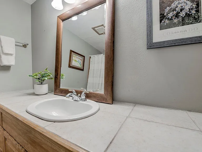 370 E La Bonte St #B — Photo 20