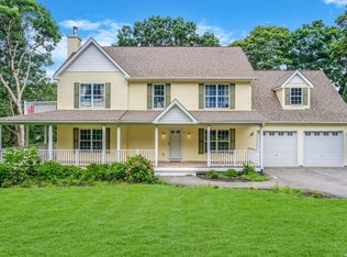 3 Neptune Ave, Hampton Bays, NY 11946