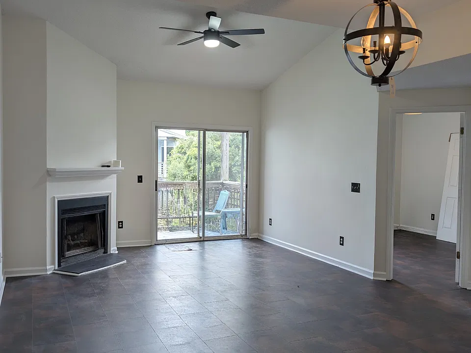 4230 Wilshire Blvd #304-D