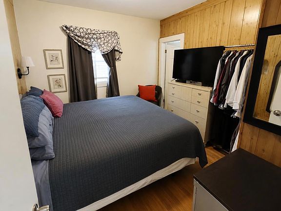 5th image of 61 Bartlett St Unit 2