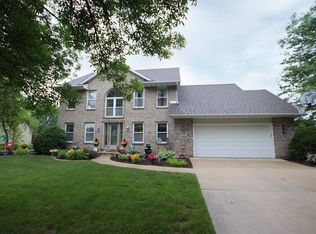 1176 Wedgewood Ln, Fond Du Lac, WI 54935