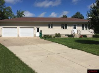 102 Hendricks Ln, Janesville, MN 56048