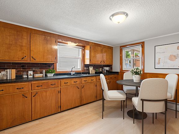 3rd image of 72 Wyoming Ave Floor 1