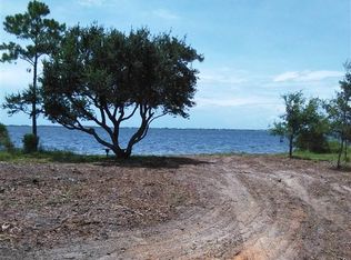 2807 Bay St, Gulf Breeze, FL 32563