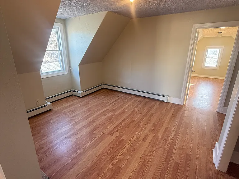 569 Main St #3 — Photo 9