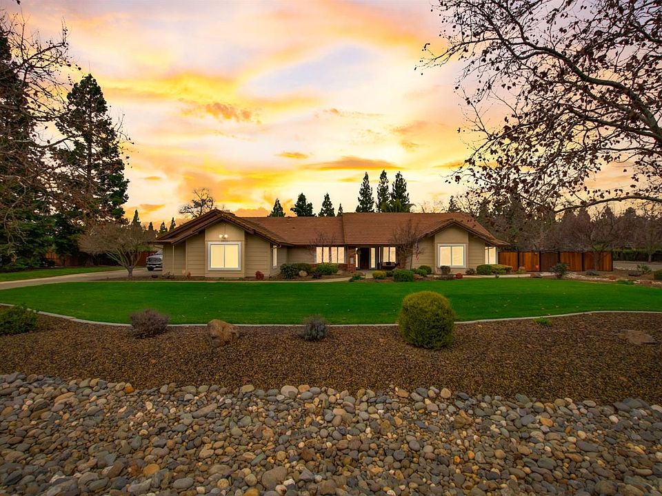 1st image of 10121 Caprilli Dr