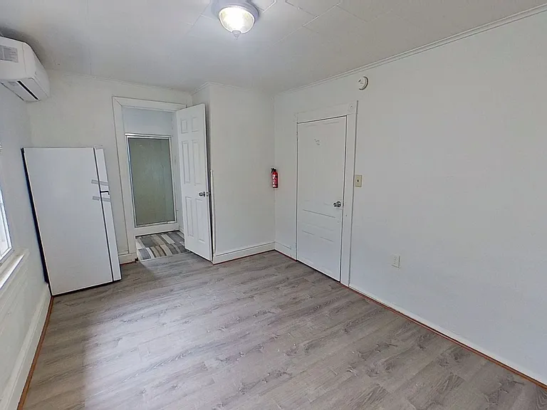 128 S Main St #10 — Photo 2