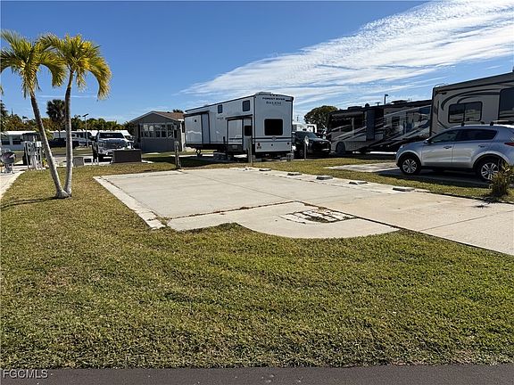 2nd image of 19681 Summerlin Rd #263