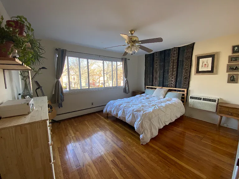 550 Whitney Ave #15 — Photo 15