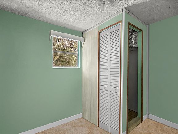 4th image of 17645 NE 61st Street Rd