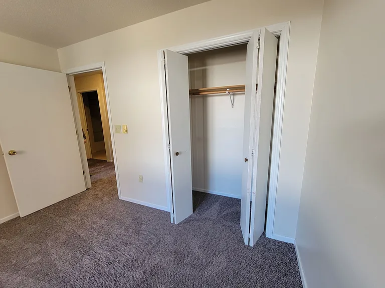 1008 Dutchman Dr — Photo 24