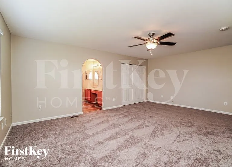 595 Professional Pkwy — Photo 10