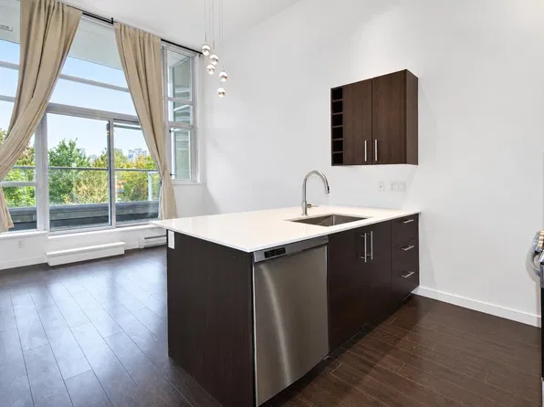 1708 Columbia St #205, Vancouver, BC V5Y 0H7