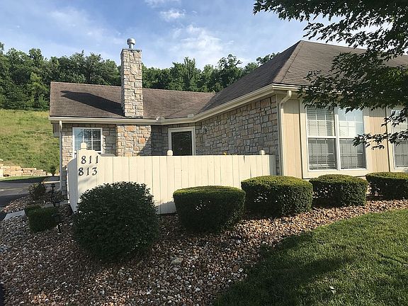 2nd image of 811 NE Devon Dr #11-A