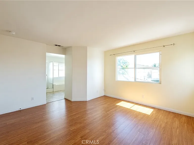 218 Kensington Park — Photo 14