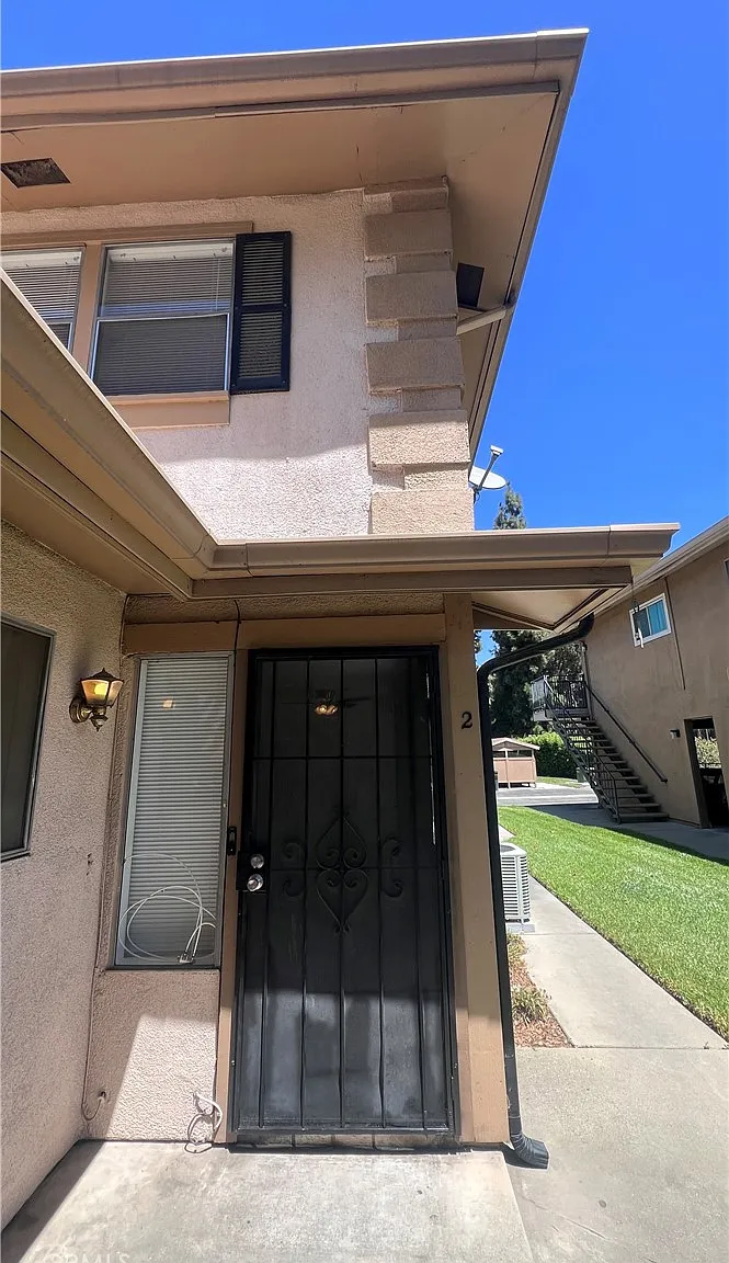 2 bed, 836 sqft, $2,250 — Photo 1
