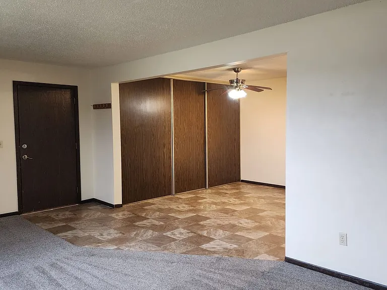 419 & 427 Bryant Ave NW — Photo 19