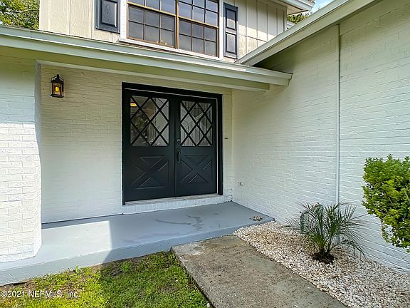 3rd image of 8238 Lucaya Ct