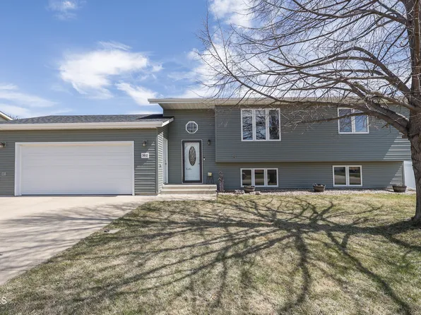 3812 34th Ave NW, Mandan, ND 58554