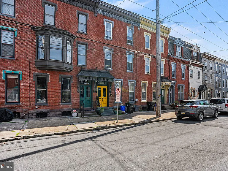 231 Boas St — Photo 27