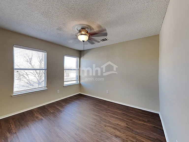 1706 Santa Fe Trl — Photo 20