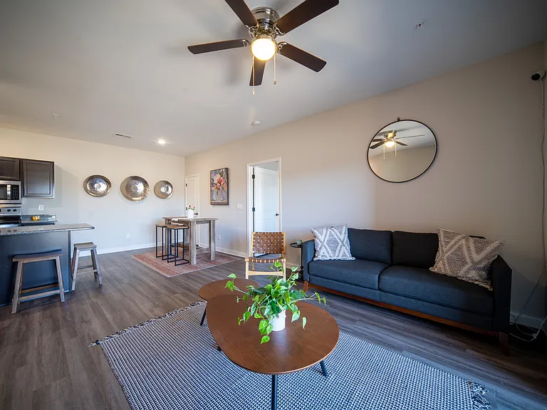 Plum Ridge Apartments — Photo 6