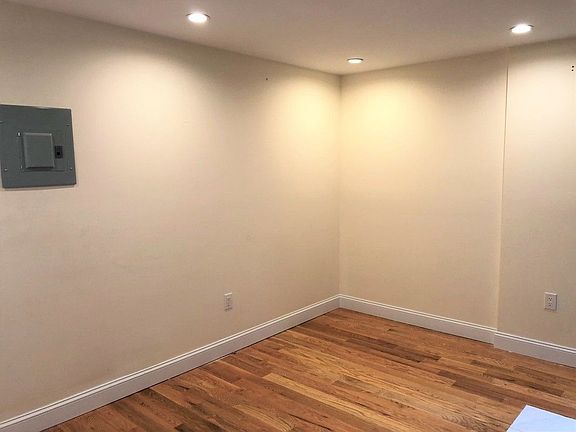 4th image of 1387 Bedford Ave #D4