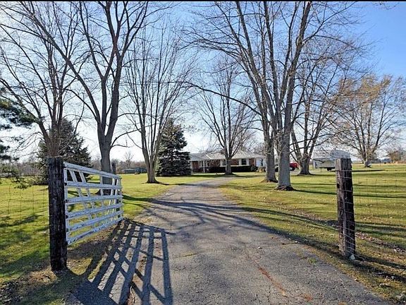 5th image of 1667 Mosley Dr
