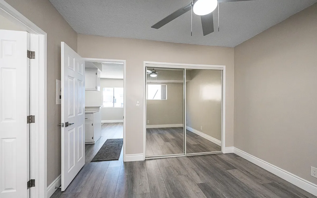 Building Photo - 1431 N Citrus Ave #Z7