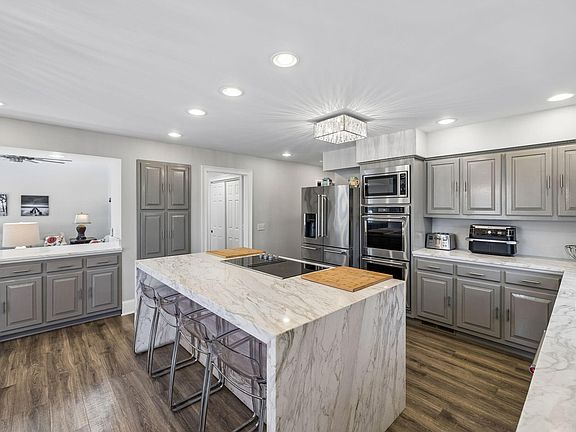 3rd image of 114 Carpenter Rd