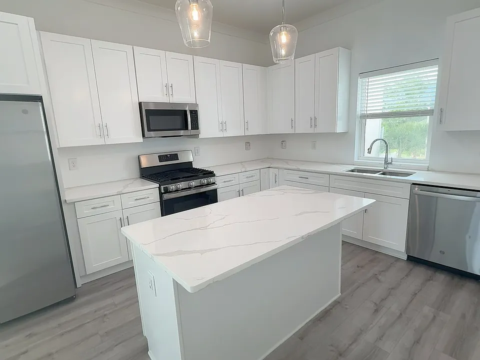 946 Highland Ave #54