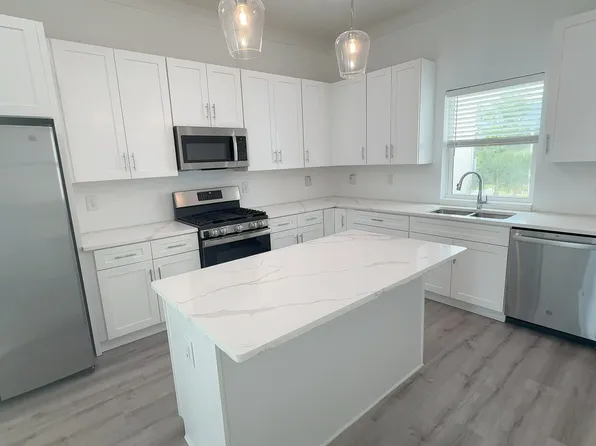 946 Highland Ave, Dunedin, FL