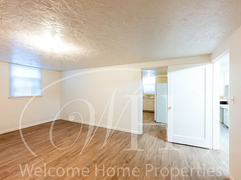 427 SW Bade Ave — Photo 18