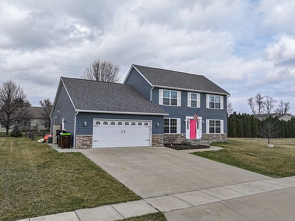 2nd image of 700 S Brooke Cir